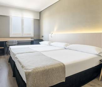 Premium-doppelzimmer + zusatzbett (3 erwachsene) Hotel ILUNION Las Lomas Mérida Premium-doppelzimmer + zusatzbett (3 erwachsene) Hotel ILUNION Las Lomas Mérida