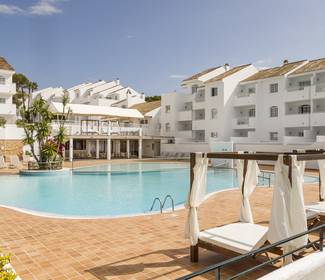Schwimmbad Hotel ILUNION Menorca Cala Galdana