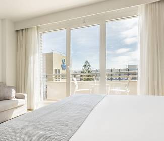 Ausstattung der premium-doppelzimmer Hotel ILUNION Islantilla Huelva