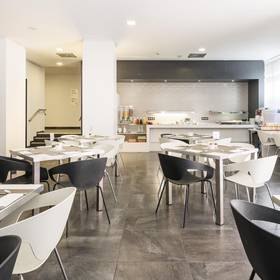 FrÜhstÜcksbuffet ilunion romareda hotel ilunion romareda saragossa FrÜhstÜcksbuffet ilunion romareda hotel ilunion romareda saragossa