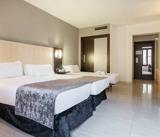 Dreibettzimmer Hotel ILUNION Almirante Barcelona Dreibettzimmer Hotel ILUNION Almirante Barcelona