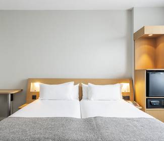 Barrierefreies zimmer Hotel ILUNION Valencia 4