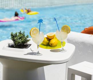 Terrassen-bar Hotel ILUNION Menorca Cala Galdana Terrassen-bar Hotel ILUNION Menorca Cala Galdana