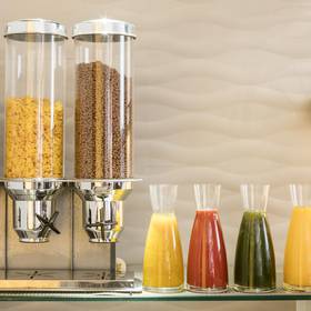 FrÜhstÜcksbuffet ilunion romareda hotel ilunion romareda saragossa FrÜhstÜcksbuffet ilunion romareda hotel ilunion romareda saragossa