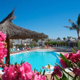 Schwimmbad Hotel ILUNION Costa Sal Lanzarote Puerto del Carmen Schwimmbad Hotel ILUNION Costa Sal Lanzarote Puerto del Carmen
