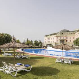 Schwimmbad Hotel ILUNION Alcora Sevilla Schwimmbad Hotel ILUNION Alcora Sevilla