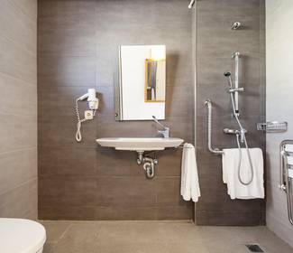 Barrierefreies zimmer Hotel ILUNION Menorca Cala Galdana