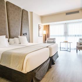 Zimmer Hotel ILUNION Málaga Zimmer Hotel ILUNION Málaga