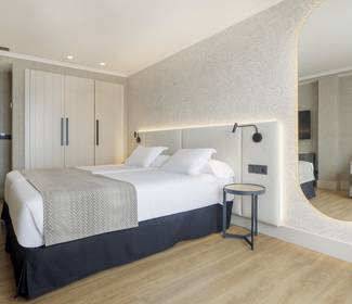 Standarddoppelzimmer mit terrasse Hotel ILUNION San Sebastián Donostia-San Sebastián Standarddoppelzimmer mit terrasse Hotel ILUNION San Sebastián Donostia-San Sebastián