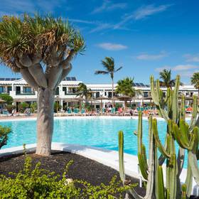 Schwimmbad Hotel ILUNION Costa Sal Lanzarote Puerto del Carmen Schwimmbad Hotel ILUNION Costa Sal Lanzarote Puerto del Carmen