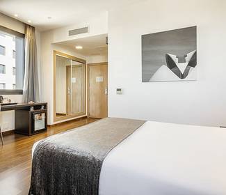 Barrierefreies zimmer Hotel ILUNION Aqua 4 Valencia Barrierefreies zimmer Hotel ILUNION Aqua 4 Valencia