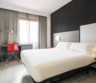 Doppelzimmer Hotel ILUNION Suites Madrid Doppelzimmer Hotel ILUNION Suites Madrid