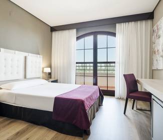 Zimmer mit terrasse Hotel ILUNION Golf Badajoz