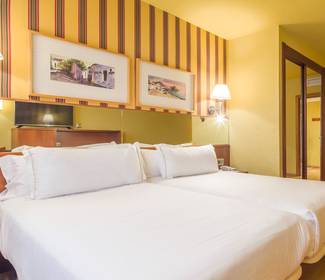 Familienzimmer Hotel ILUNION Les Corts – Spa Barcelona Familienzimmer Hotel ILUNION Les Corts – Spa Barcelona