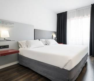 Familienzimmer Hotel ILUNION Suites Madrid Familienzimmer Hotel ILUNION Suites Madrid
