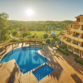 Schwimmbad ilunion golf badajoz Hotel ILUNION Golf Badajoz Schwimmbad ilunion golf badajoz Hotel ILUNION Golf Badajoz
