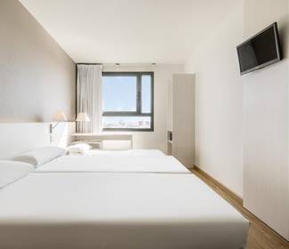 Dreibettzimmer (3 erwachsene) Hotel ILUNION Valencia 3 Dreibettzimmer (3 erwachsene) Hotel ILUNION Valencia 3