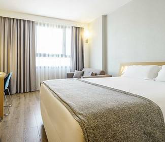 Doppelzimmer Hotel ILUNION Valencia 4