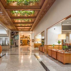 Empfangshalle Hotel ILUNION Les Corts – Spa Barcelona Empfangshalle Hotel ILUNION Les Corts – Spa Barcelona
