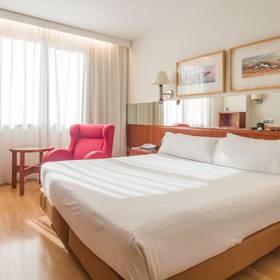 Doppelzimmer Hotel ILUNION Les Corts – Spa Barcelona Doppelzimmer Hotel ILUNION Les Corts – Spa Barcelona