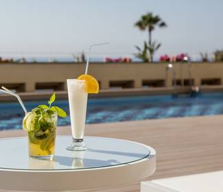 Schwimmbad Hotel ILUNION Fuengirola Schwimmbad Hotel ILUNION Fuengirola