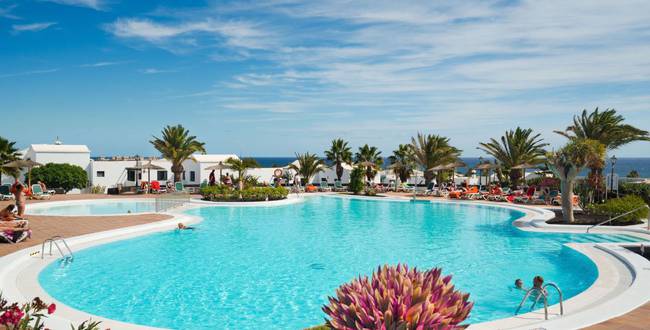 Schwimmbad Hotel ILUNION Costa Sal Lanzarote Puerto del Carmen Schwimmbad Hotel ILUNION Costa Sal Lanzarote Puerto del Carmen