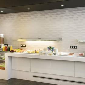 FrÜhstÜcksbuffet ilunion romareda hotel ilunion romareda saragossa FrÜhstÜcksbuffet ilunion romareda hotel ilunion romareda saragossa