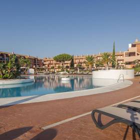 Schwimmbad Aparthotel ILUNION Sancti Petri Cádiz Schwimmbad Aparthotel ILUNION Sancti Petri Cádiz