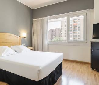 Suite Hotel ILUNION Romareda Saragossa Suite Hotel ILUNION Romareda Saragossa