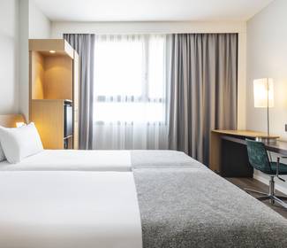 Barrierefreies zimmer Hotel ILUNION Valencia 4