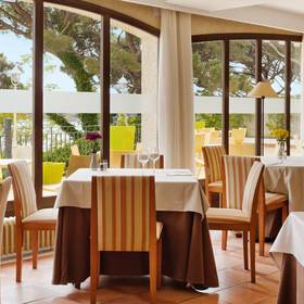 Restaurant ilunion caleta park Hotel ILUNION Caleta Park S'Agaró Restaurant ilunion caleta park Hotel ILUNION Caleta Park S'Agaró