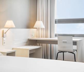 Doppelzimmer Hotel ILUNION Valencia 3 Doppelzimmer Hotel ILUNION Valencia 3