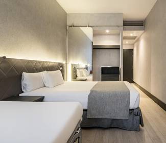 Dreibettzimmer Hotel ILUNION Bel Art Barcelona