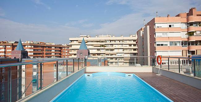 Schwimmbad Hotel ILUNION Les Corts – Spa Barcelona Schwimmbad Hotel ILUNION Les Corts – Spa Barcelona