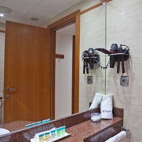 Bad Hotel ILUNION Les Corts – Spa Barcelona Bad Hotel ILUNION Les Corts – Spa Barcelona