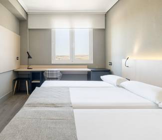 Premium-doppelzimmer + zusatzbett (2 + 1) Hotel ILUNION Las Lomas Mérida Premium-doppelzimmer + zusatzbett (2 + 1) Hotel ILUNION Las Lomas Mérida