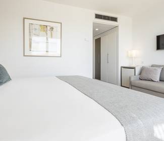 Ausstattung der premium-doppelzimmer Hotel ILUNION Islantilla Huelva