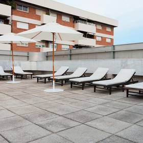 Schwimmbad Hotel ILUNION Les Corts – Spa Barcelona Schwimmbad Hotel ILUNION Les Corts – Spa Barcelona