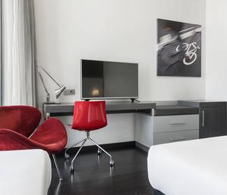 Dreibettzimmer Hotel ILUNION Atrium Madrid