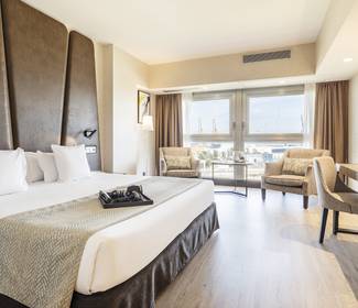 Doppelzimmer mit hafenblick Hotel ILUNION Málaga