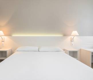 Doppelzimmer Hotel ILUNION Valencia 3 Doppelzimmer Hotel ILUNION Valencia 3