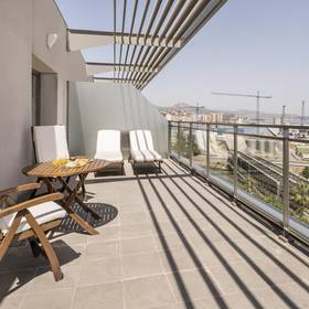 Terrase junior suite ilunion málaga Hotel ILUNION Málaga Terrase junior suite ilunion málaga Hotel ILUNION Málaga
