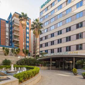 Fassade Hotel ILUNION Les Corts Spa Barcelona Fassade Hotel ILUNION Les Corts Spa Barcelona