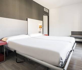Barrierefreies zimmer Hotel ILUNION Romareda Saragossa Barrierefreies zimmer Hotel ILUNION Romareda Saragossa