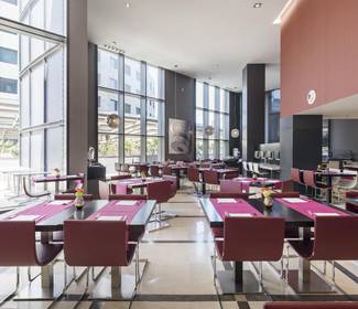 Restaurant Hotel ILUNION Aqua 4 Valencia Restaurant Hotel ILUNION Aqua 4 Valencia