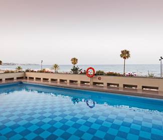Schwimmbad Hotel ILUNION Fuengirola Schwimmbad Hotel ILUNION Fuengirola