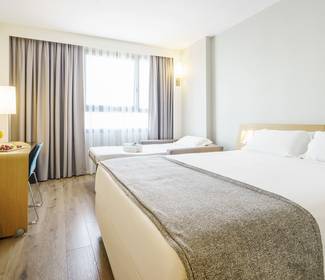 Familienzimmer Hotel ILUNION Valencia 4