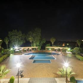 Schwimmbad ilunion golf badajoz Hotel ILUNION Golf Badajoz Schwimmbad ilunion golf badajoz Hotel ILUNION Golf Badajoz