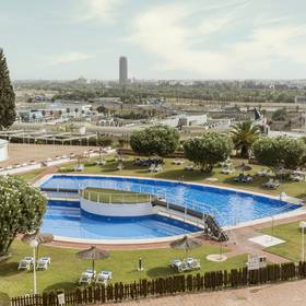 Schwimmbad Hotel ILUNION Alcora Sevilla Schwimmbad Hotel ILUNION Alcora Sevilla