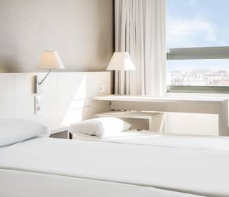 Dreibettzimmer (3 erwachsene) Hotel ILUNION Valencia 3